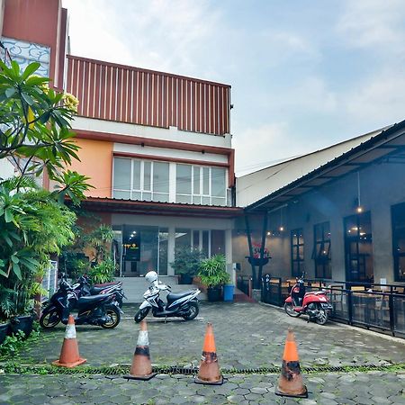 Image Hotel And Resto Bandung Buitenkant foto