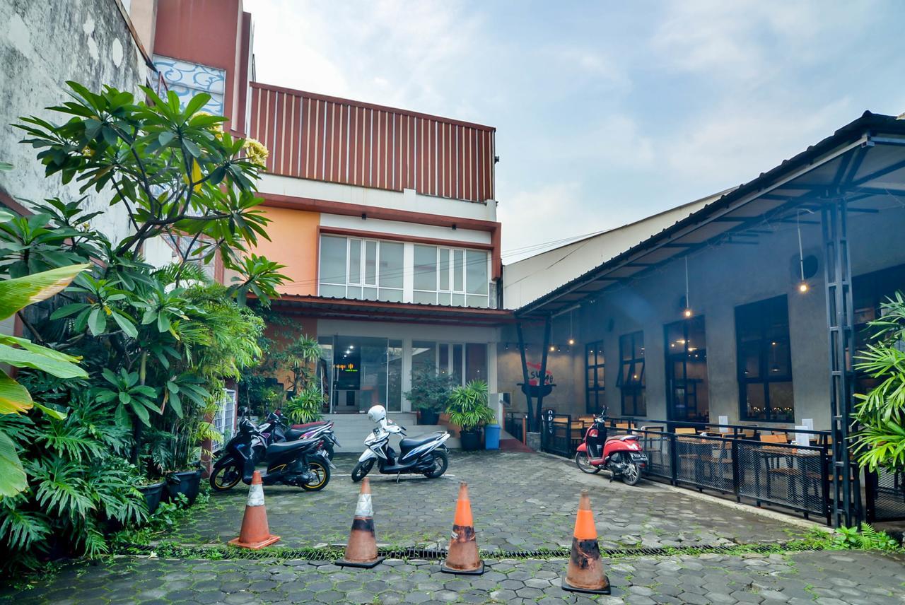 Image Hotel And Resto Bandung Buitenkant foto