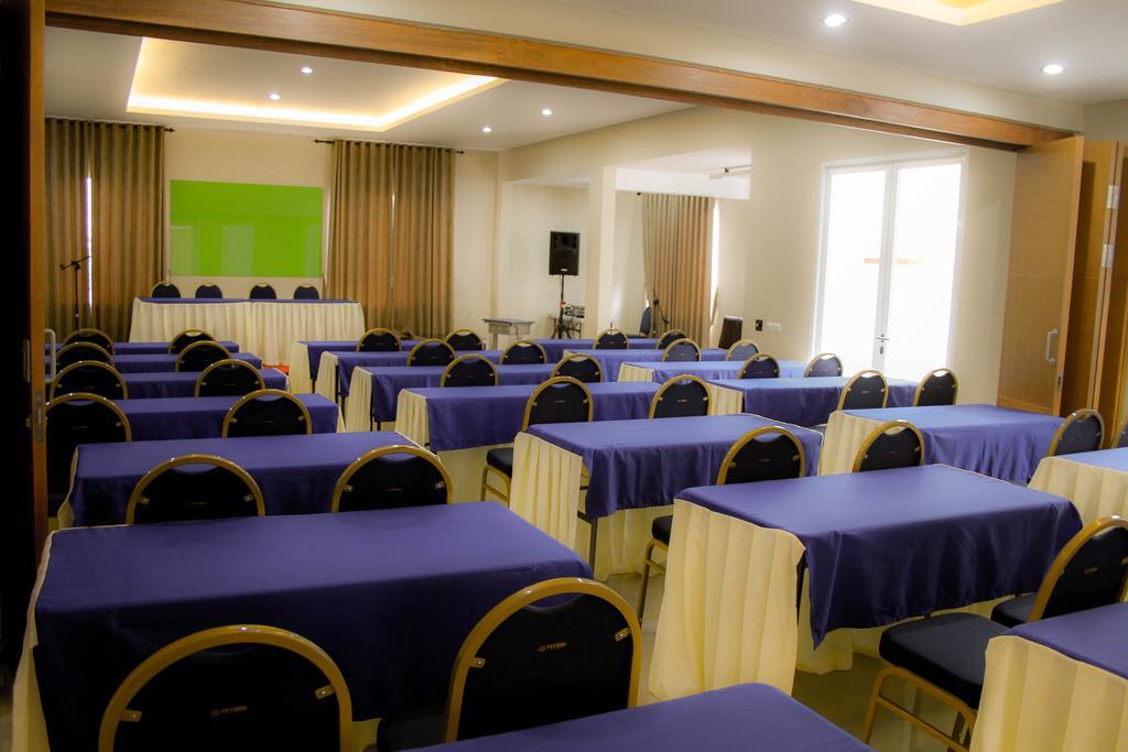 Image Hotel And Resto Bandung Buitenkant foto